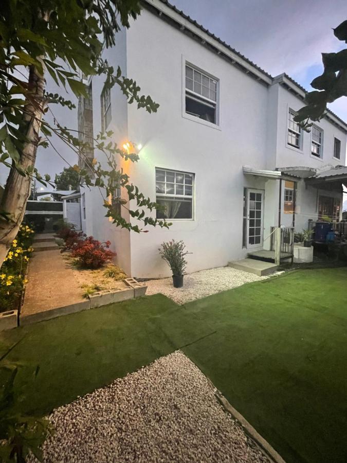 Scarlett Studios: Embassy-Friendly with Airport Transfer Bridgetown Exterior photo